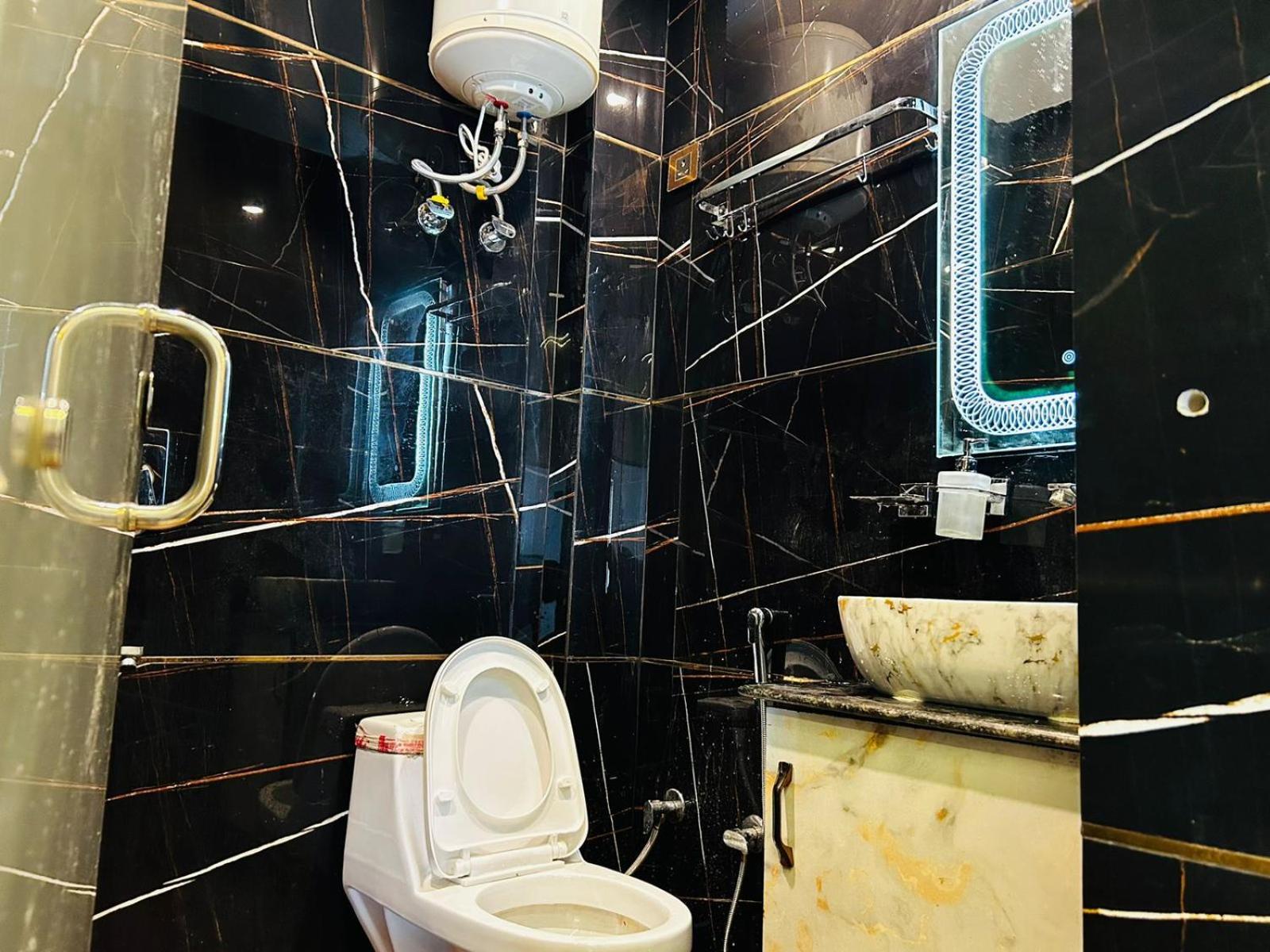 Vibe Communal Living Gurgaon Bagian luar foto