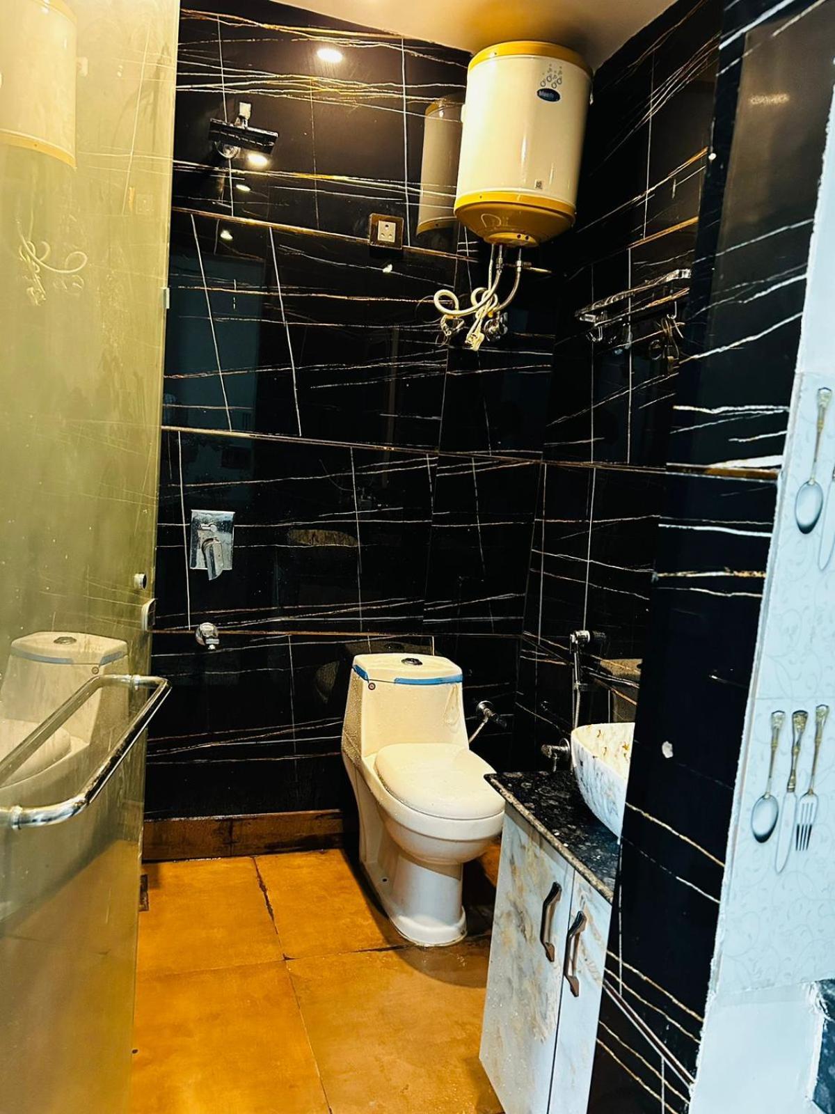 Vibe Communal Living Gurgaon Bagian luar foto